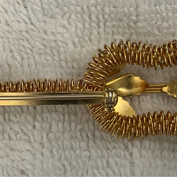 Kramer of New. York Guitar Pin Brooch Gold-Tone Metal & Clear Shiny Bead Vintage - Picture 10 of 14